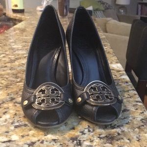 Tory Burch peep toe wedge. Size 7.